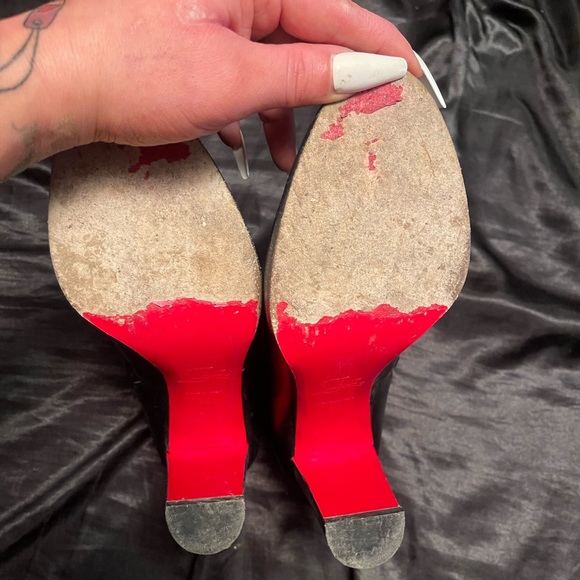 Louboutin red bottom boots - Picture 5 of 16